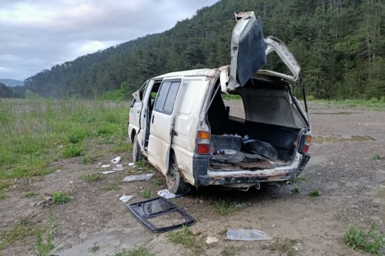 Bolu minib&uuml;s kontrolden &ccedil;ıktı, defalarca takla attı