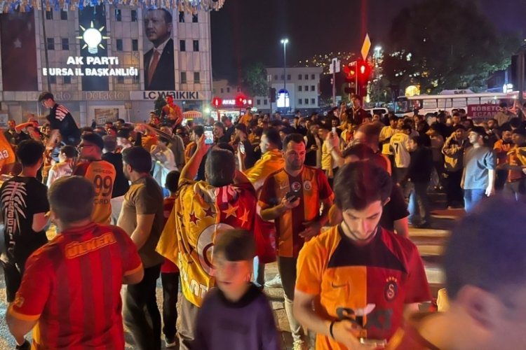 Bursa sokaklarında Galatasaray coşkusu