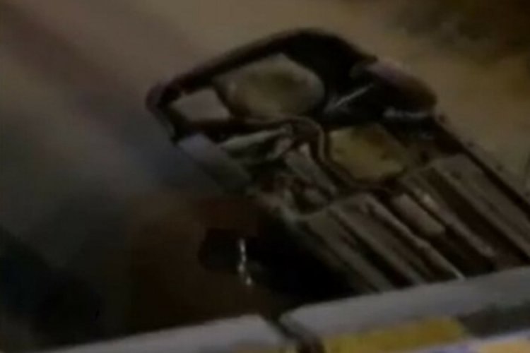 İstanbul'da otomobil k&ouml;pr&uuml;den u&ccedil;tu: 2 yaralı