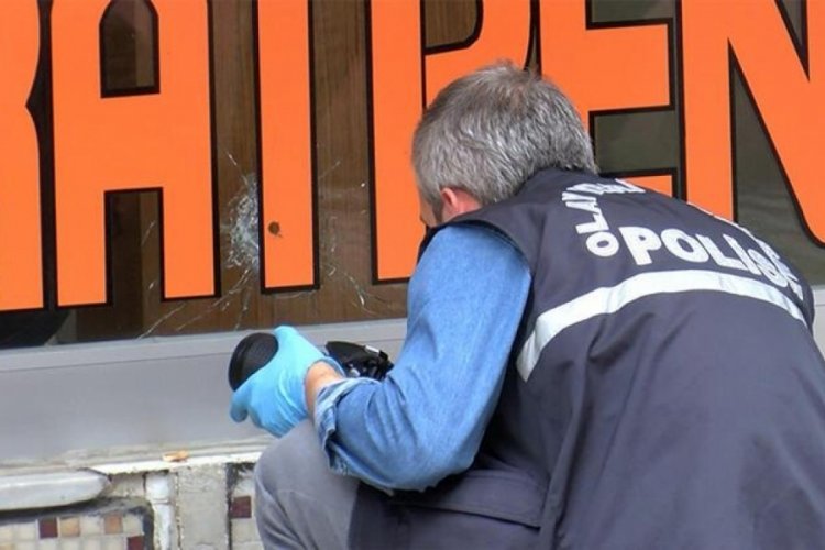 İstanbul Esenler'de camcı d&uuml;kkanına kurşun yağdırdılar