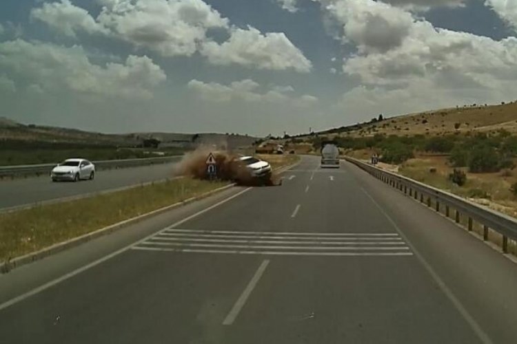 Gaziantep'te mahalle bek&ccedil;isinin &ouml;ld&uuml;ğ&uuml; kaza kameraya yansıdı