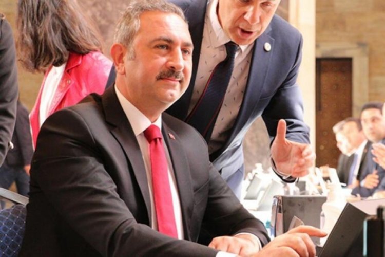 Abdulhamit G&uuml;l, milletvekili kaydını yaptırdı