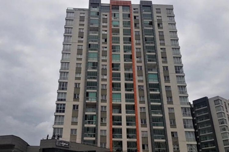 12. kattan d&uuml;şen bebek yaşamını yitirdi