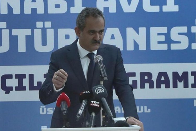 Bakan &Ouml;zer: Kimsenin bu gen&ccedil;lerimizi şu kuşağı bu kuşağı olarak nitelemeye hakkı yok