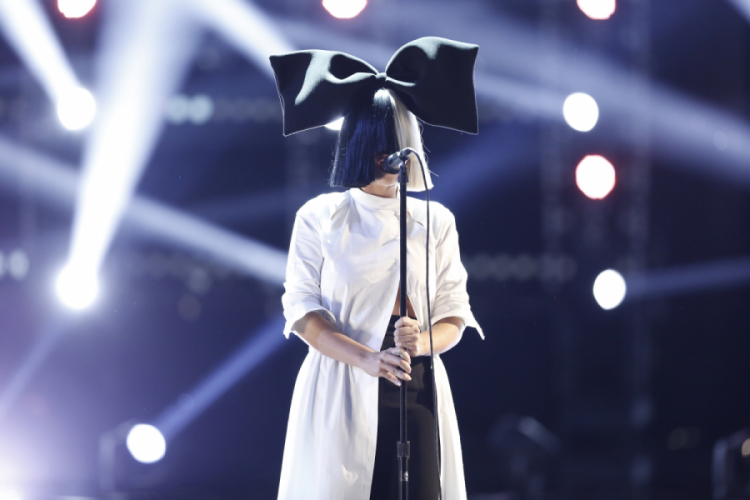 Sia, otizmli olduğunu a&ccedil;ıkladı