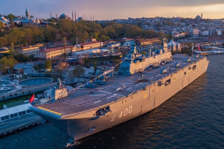 TCG Anadolu, İstanbul ve İzmir'deki limanlarda 400 bin vatandaş ziyaret etti
