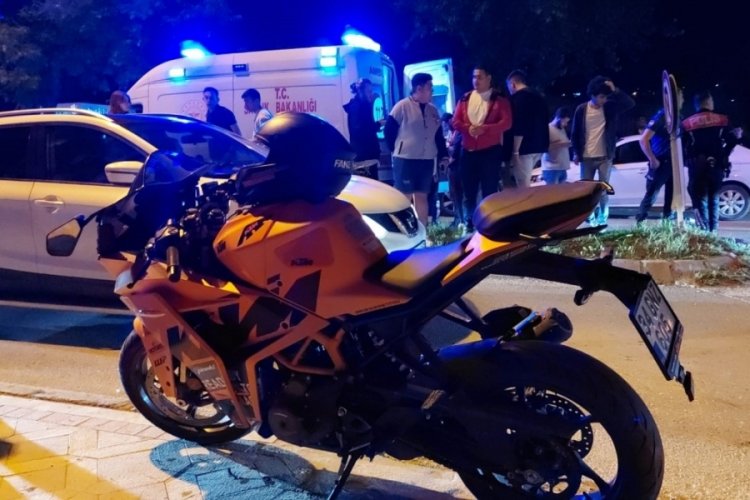 Edirne'de motosiklet ile otomobil &ccedil;arpıştı: 1 yaralı