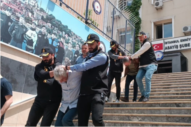 Tuvalette bulunan cesetle ilgili kan donduran detaylar ortaya &ccedil;ıktı