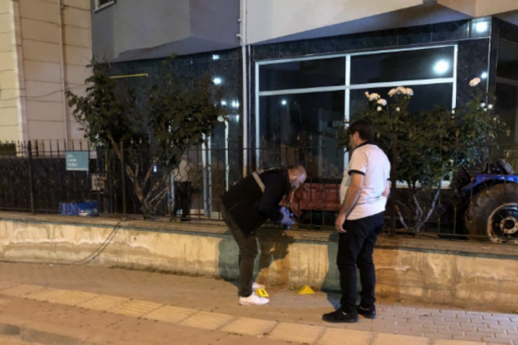 Bursa'da boğazından vurarak &ouml;ld&uuml;rm&uuml;şt&uuml;! Ş&uuml;pheli yakalandı