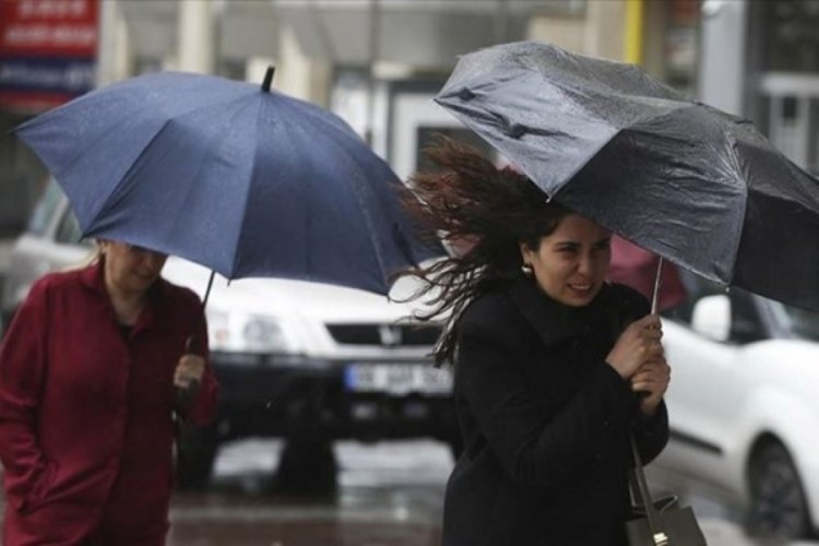 Ankara'da fırtına ve hortum uyarısı! Cumartesi g&uuml;n&uuml; etkisini artıracak