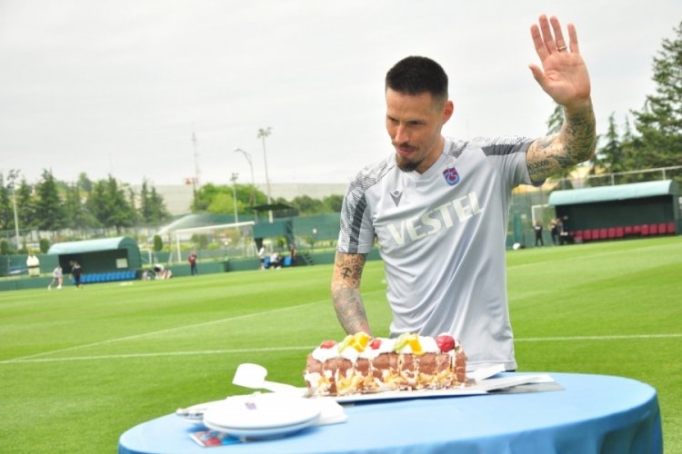 Marek Hamsik'e veda pastası kesildi
