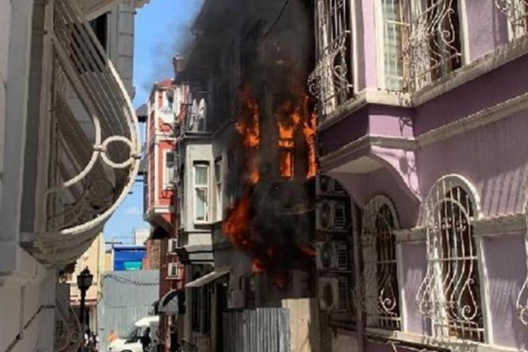 İstanbul Beyoğlu'nda yangın paniği