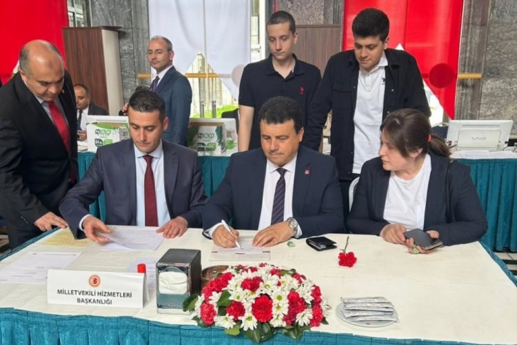 CHP Bursa Milletvekili &Ouml;zt&uuml;rk TBMM'de kaydını yaptırdı