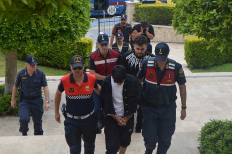Muğla'da ka&ccedil;ak g&ouml;&ccedil;men ka&ccedil;ak&ccedil;ısı 8 kişi tutuklandı!