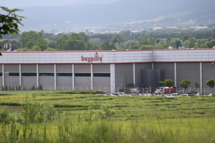 Beypili&ccedil;'te iş&ccedil;i banda sıkışarak hayatını kaybetti!
