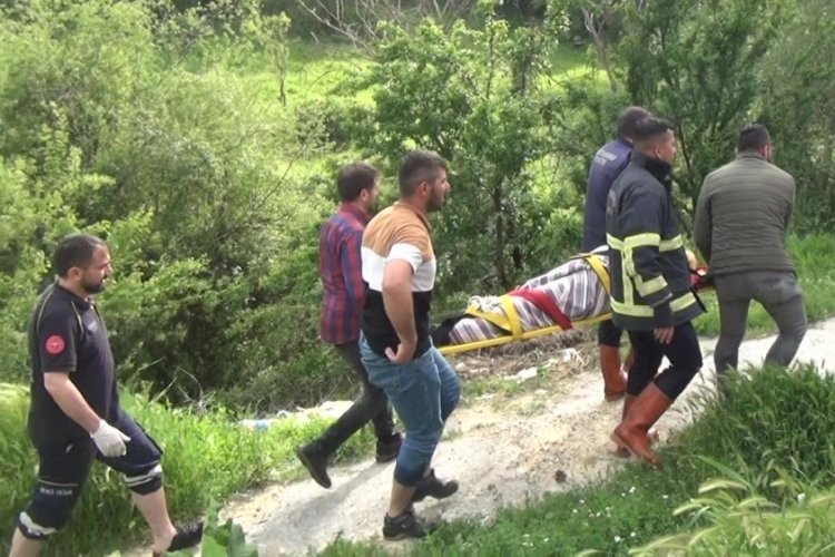 Kastamonu'da &ccedil;&ouml;p atmak isterken dereye d&uuml;şt&uuml;