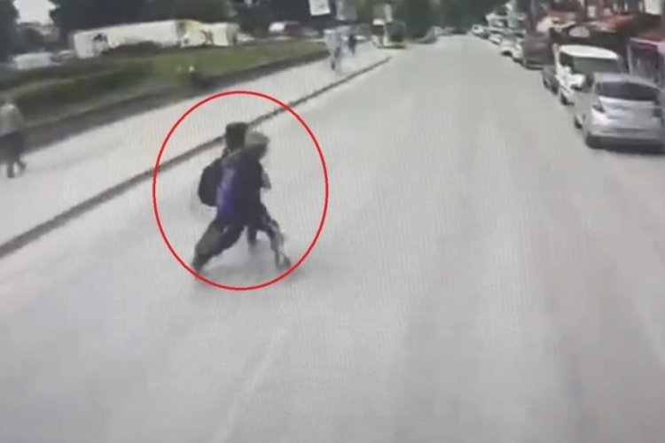 Bursa'da &ouml;ğrencilerin &ouml;l&uuml;mden d&ouml;nd&uuml;ğ&uuml; kaza kamerada