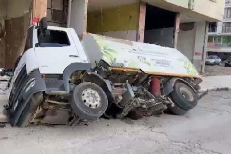 Elazığ'da temizlik aracı yola saplandı!