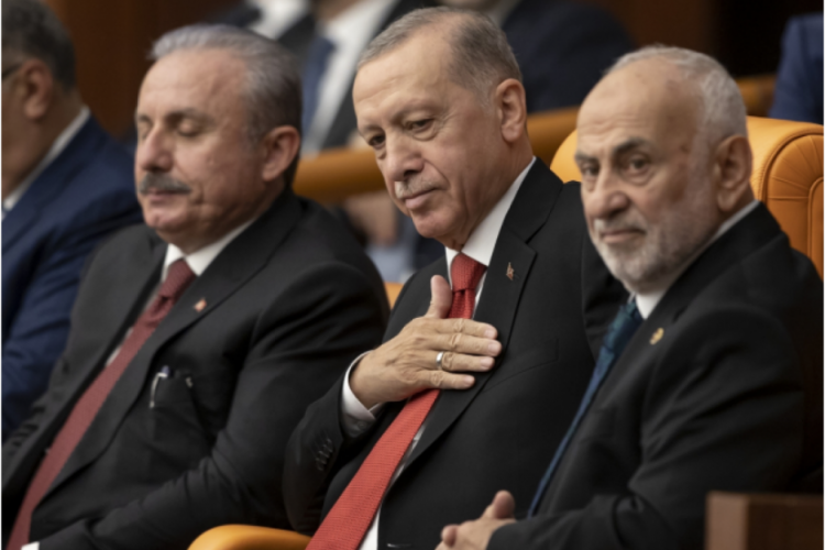 Cumhurbaşkanı Erdoğan TBMM'den ayrıldı