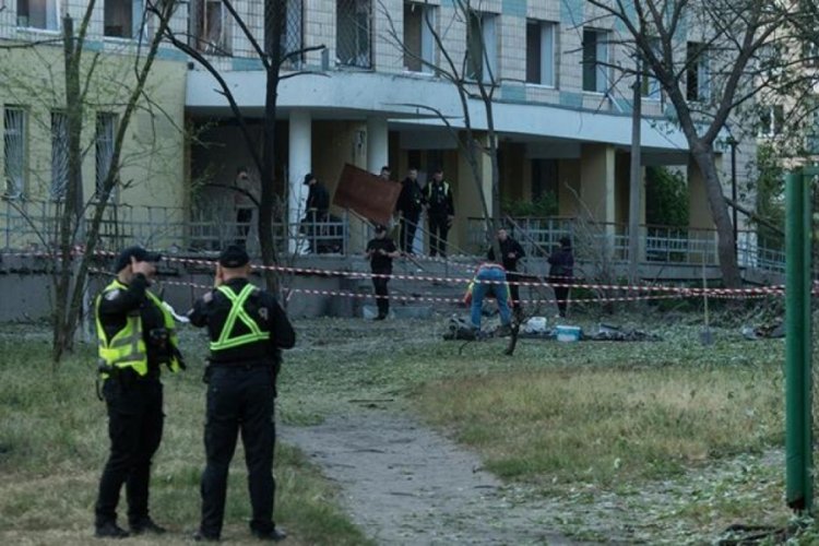 Ukrayna, Rusya sınırındaki kasabayı vurdu