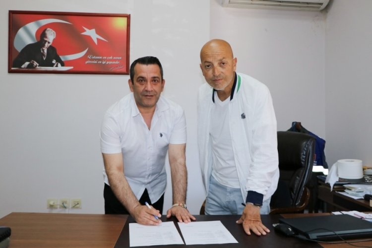 &Ccedil;iftlikk&ouml;y Belediyespor Kadın Voleybol Takımı'nda Kurtuluş Kantar Turhan d&ouml;nemi