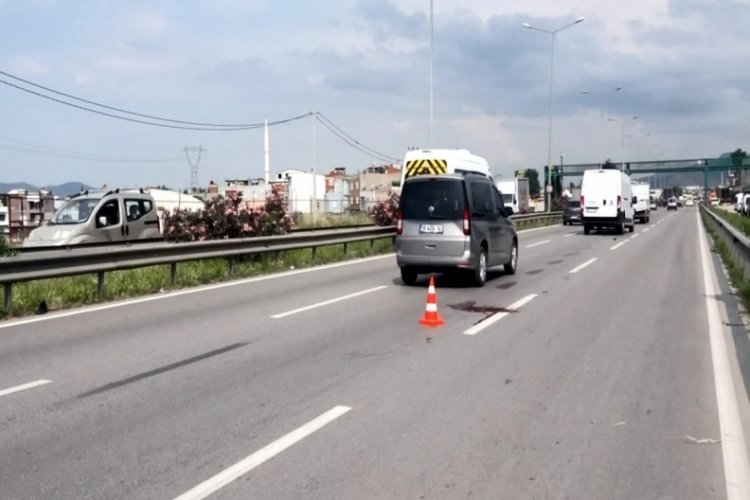 Bursa'da karşı yola ge&ccedil;meye &ccedil;alışan yayaya otomobil &ccedil;arptı