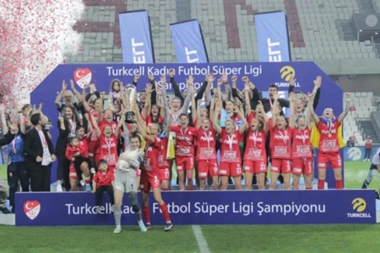 Ankara B&uuml;y&uuml;kşehir Belediyesi Fomget kupasını aldı