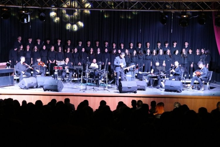 Siirt'te depremzedeler yararına konser d&uuml;zenlendi