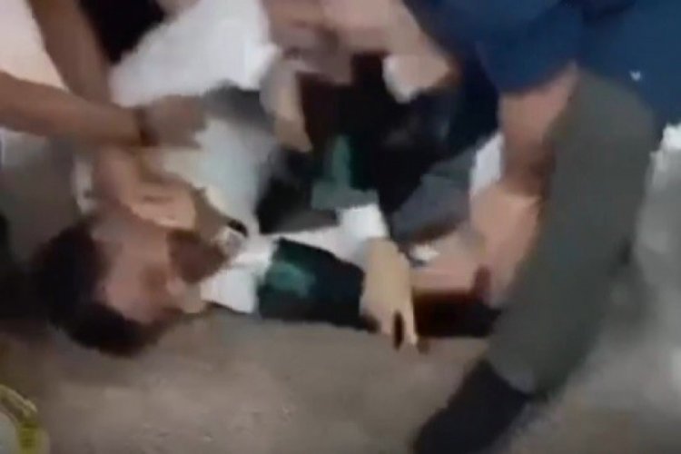 İzmir Adliyesi'nde avukatlar yumruk yumruğa kavga etti