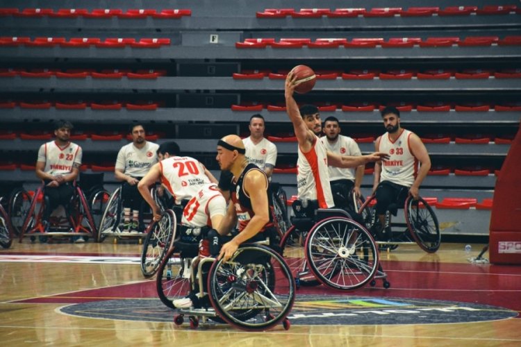 T&uuml;rkiye, Tekerlekli Sandalye Basketbol Kıtalararası Kupası'nda finale y&uuml;kseldi