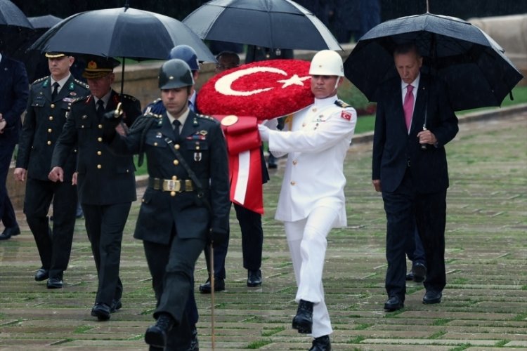 Cumhurbaşkanı Erdoğan Anıtkabir'de