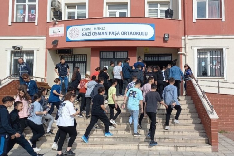 Edirne'de LGS sınavına girecek &ouml;ğrenci: "Hocam ben kimliğimi almayı unuttum"