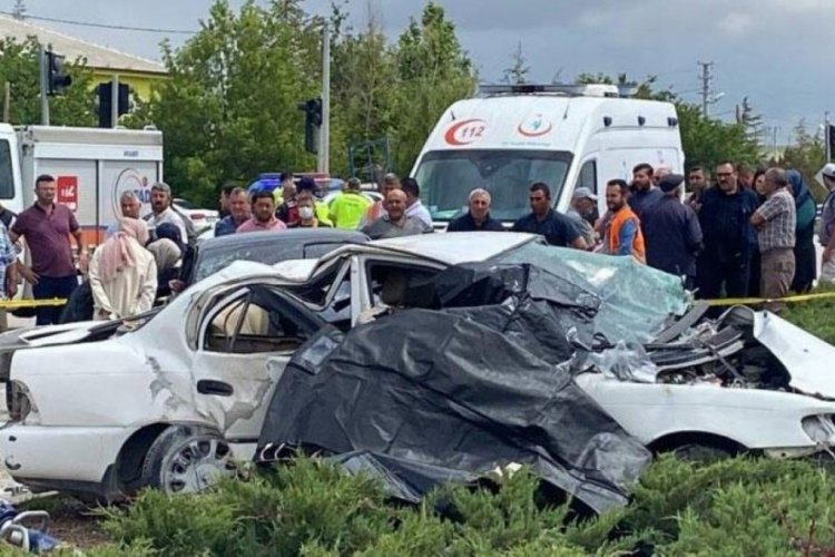 Aksaray'da feci kaza! 3 &ouml;l&uuml;, 2 ağır yaralı
