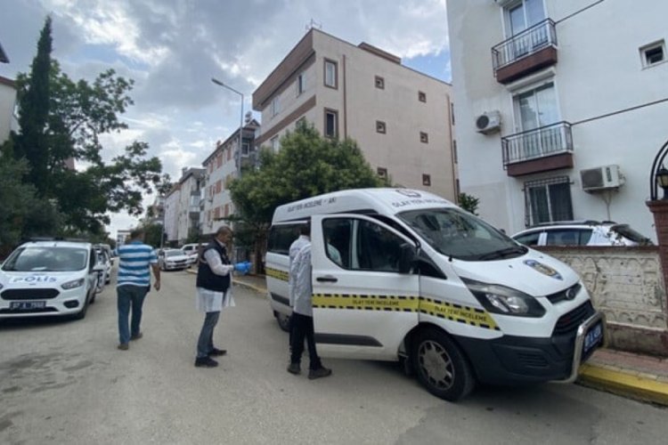 Antalya'da birlikte i&ccedil;tikleri arkadaşlarını sabah &ouml;l&uuml; buldular!