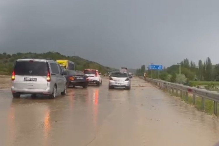 Ankara-&Ccedil;orum karayolunda sel &ccedil;ilesi