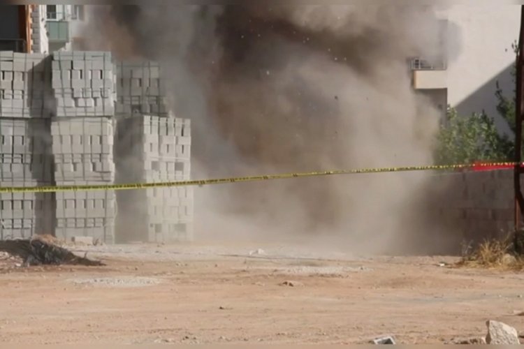 Şanlıurfa'da inşaat i&ccedil;in kazı yapan iş&ccedil;iler havan mermisi buldu