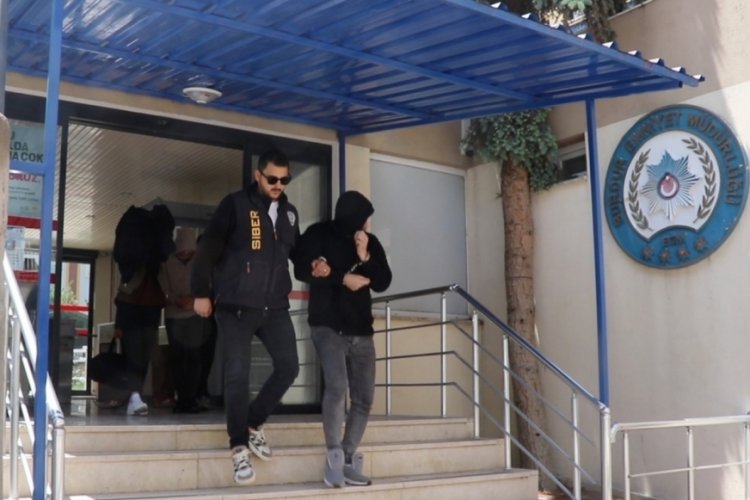 Burdur merkezli 9 ilde eş zamanlı ger&ccedil;ekleştirilen dolandırıcılık operasyonu