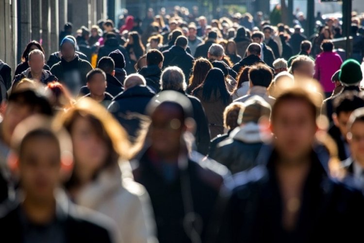 Gen&ccedil;lerin mutluluk oranı y&uuml;zde 47'de kaldı