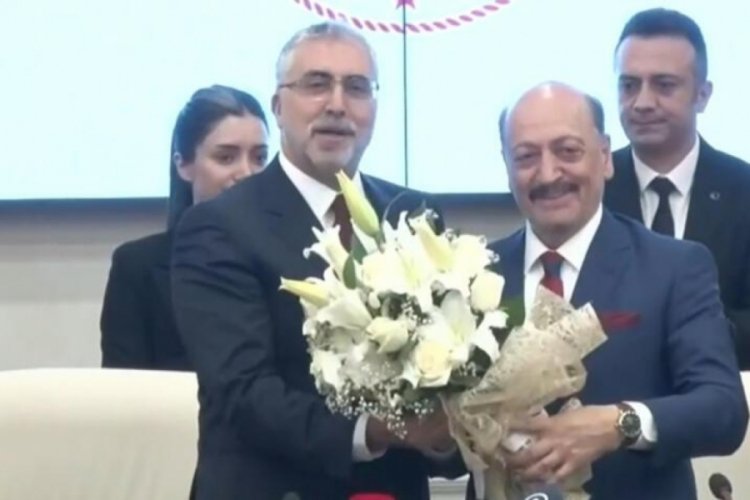 &Ccedil;alışma ve Sosyal G&uuml;venlik Bakanı Vedat Işıkhan, g&ouml;revi Vedat Bilgin'den teslim aldı