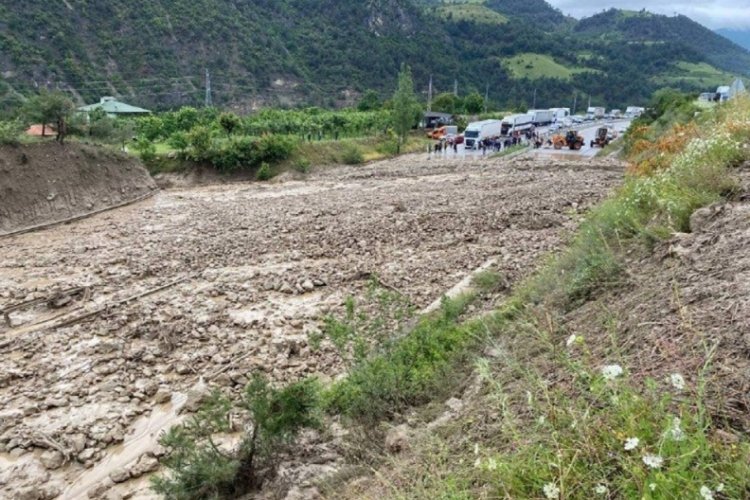 Amasya'da sel sularına kapılan 3 kişiden 1'i hayatını kaybetti