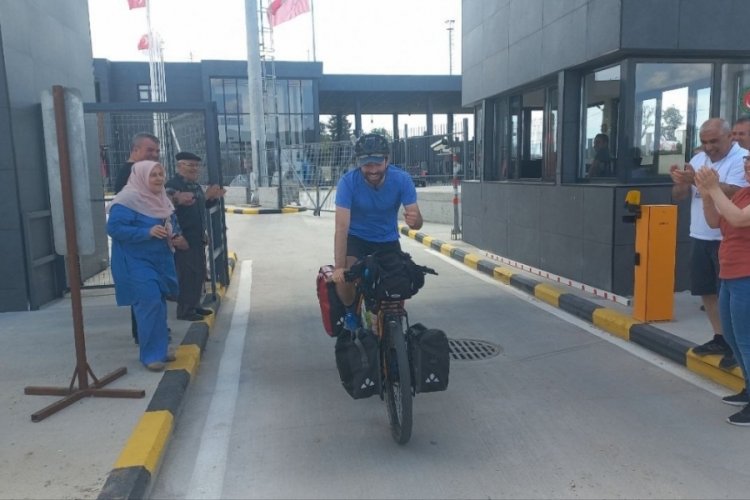 Almanya'dan Edirne'ye bisikletiyle 33 g&uuml;nde geldi