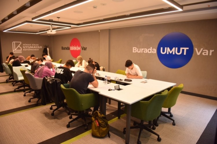 Bursa'da Yıldırım Belediyesi'nden &ouml;ğrencilere YKS provası