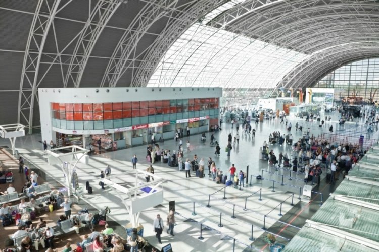 Samsun'da cadde ve sokaklar g&ouml;le d&ouml;nd&uuml;; eğitime ara verildi