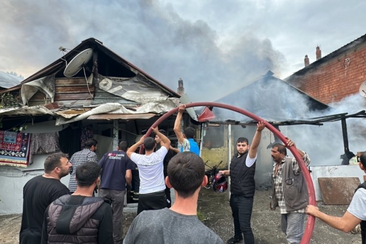 D&uuml;zce'de yangın!