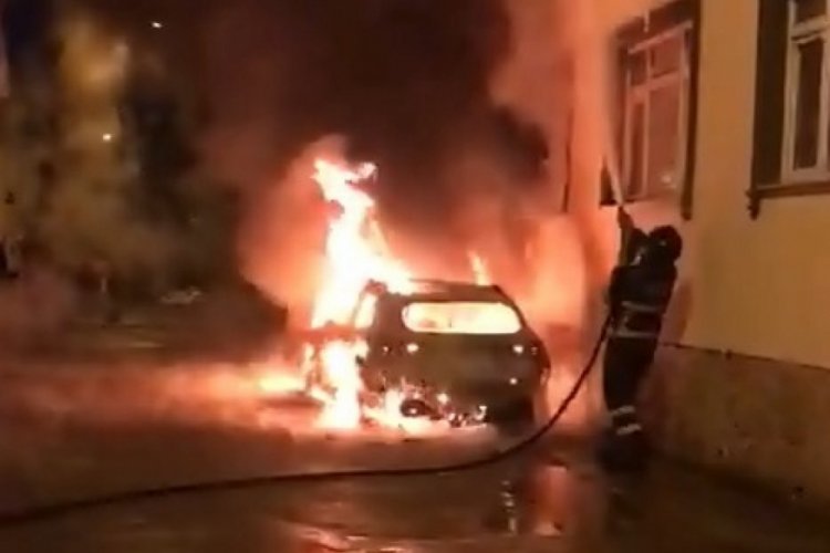 Samsun Bafra'da otomobil kundaklandı
