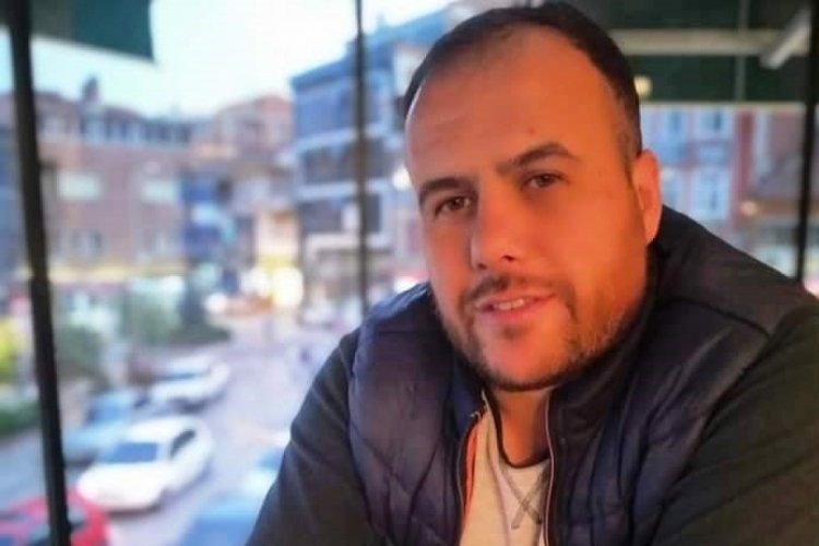 K&uuml;tahya Tavşanlı'da devrilen trakt&ouml;r&uuml;n s&uuml;r&uuml;c&uuml;s&uuml; yaşamını yitirdi