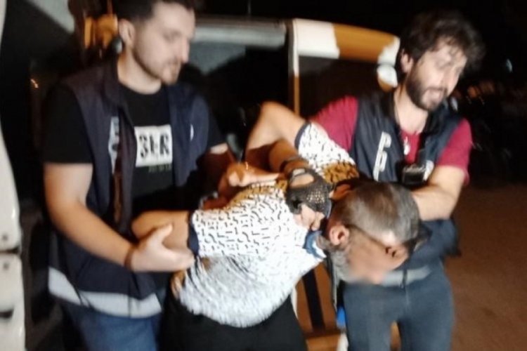 Adana'da sevgilisini defalarca bı&ccedil;aklayarak ağır yaraladı