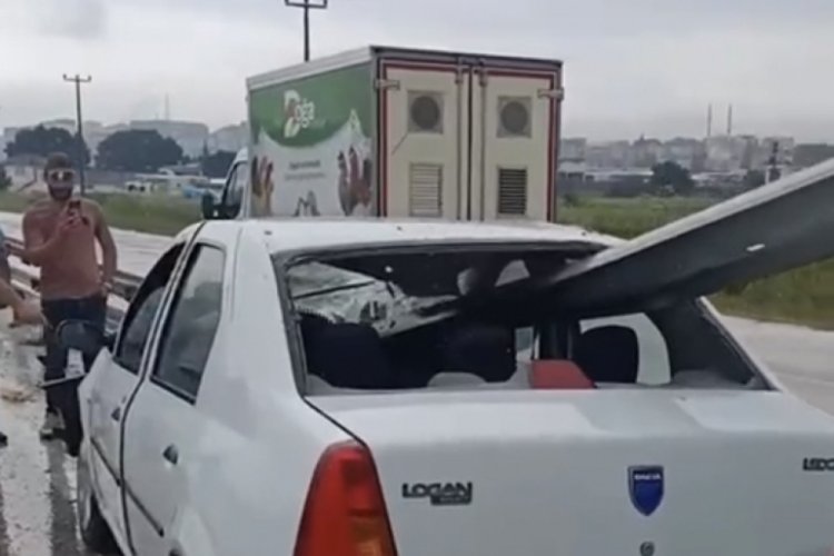 Bursa'da otomobil bariyerlere ok gibi saplandı