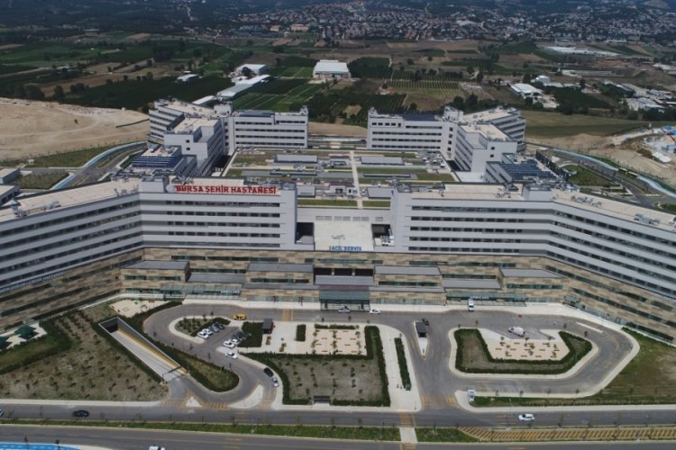 Bursa Şehir Hastanesi Minimal İnvaziv Kalp Cerahisiyle hastalara şifa oluyor