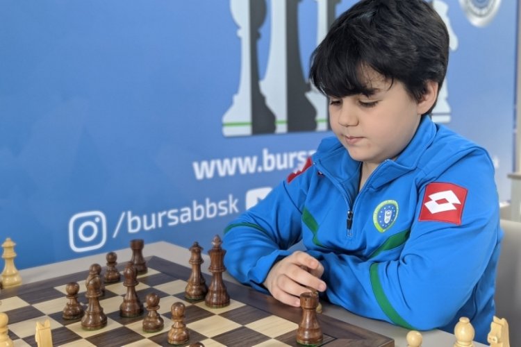 Bursa B&uuml;y&uuml;kşehir Belediyesporlu Yağız Kaan Erdoğmuş d&uuml;nya zirvesinden inmiyor